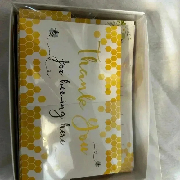 Kate Aspen baby invitation bundle “ Sweet as can Bee”.
Baby shower - Picture 7 of 11